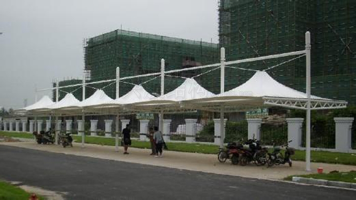 小區(qū)膜結構停車棚-深圳市燁興膜結構工程有限公司 小區(qū)膜結構停車棚.jpg