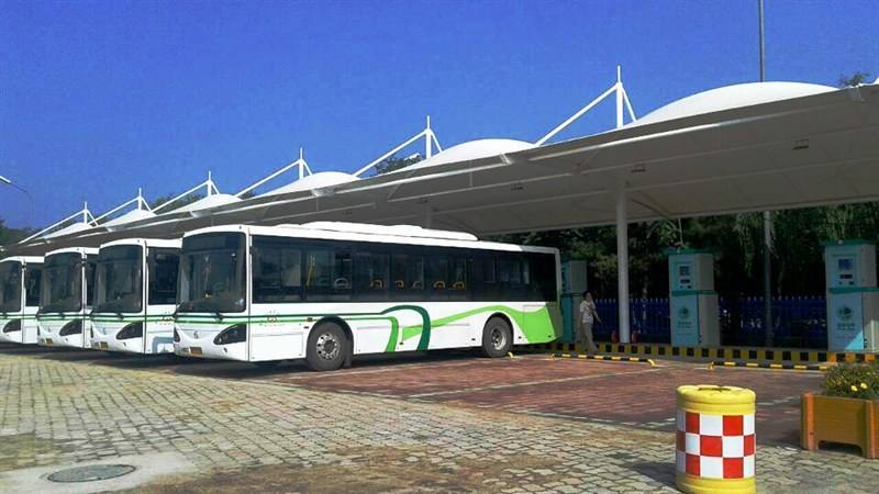 公交站膜結(jié)構(gòu)雨棚有什么優(yōu)點(diǎn)？