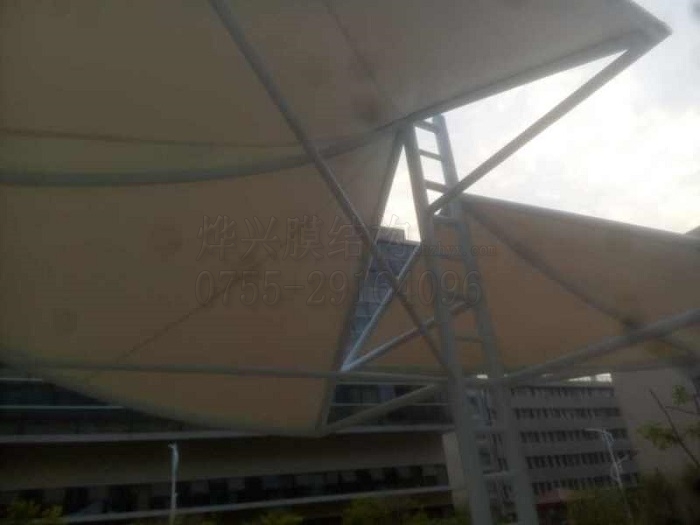 廣州景觀膜結(jié)構(gòu)小傘近景-深圳市燁興膜結(jié)構(gòu)工程有限公司 廣州景觀膜結(jié)構(gòu)小傘近景.jpg