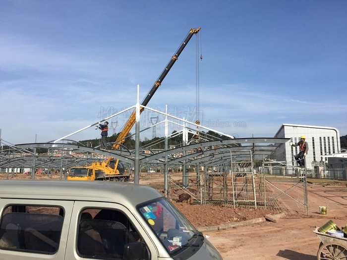 膜結(jié)構(gòu)車棚-深圳市燁興膜結(jié)構(gòu)工程有限公司 膜結(jié)構(gòu)車棚.jpg