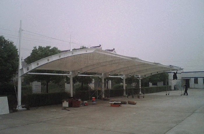 膜結(jié)構(gòu)車棚定制-深圳市燁興膜結(jié)構(gòu)工程有限公司 膜結(jié)構(gòu)車棚定制.jpg