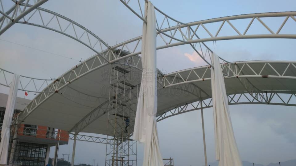 貴州桐梓球場膜結(jié)構(gòu)-深圳市燁興膜結(jié)構(gòu)工程有限公司 貴州桐梓球場膜結(jié)構(gòu)8.jpg